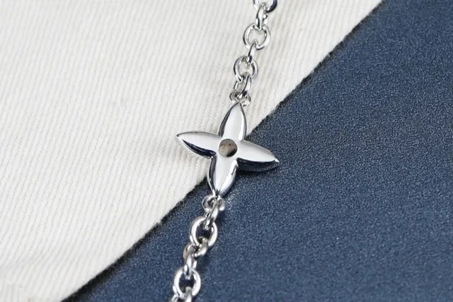 Louis Vuitton LV Circle Gold Silver Chain-Link Pavé-Set Bracelet 3