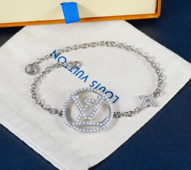 Louis Vuitton LV Circle Gold Silver Chain-Link Pavé-Set Bracelet 7