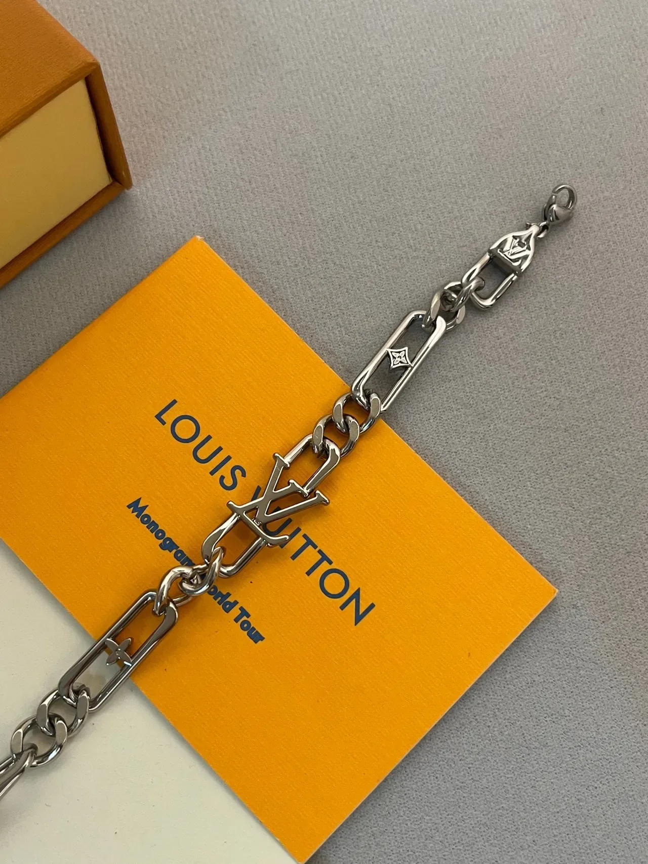 Louis Vuitton LV Figaro Chunky Curb Chain Silver Bracelet 3