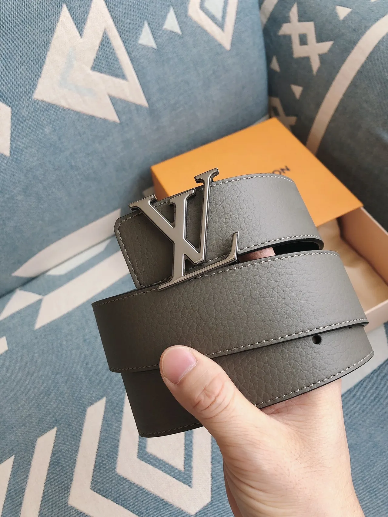 Louis Vuitton LV Initiales Gray Pebbled Leather Belt 6