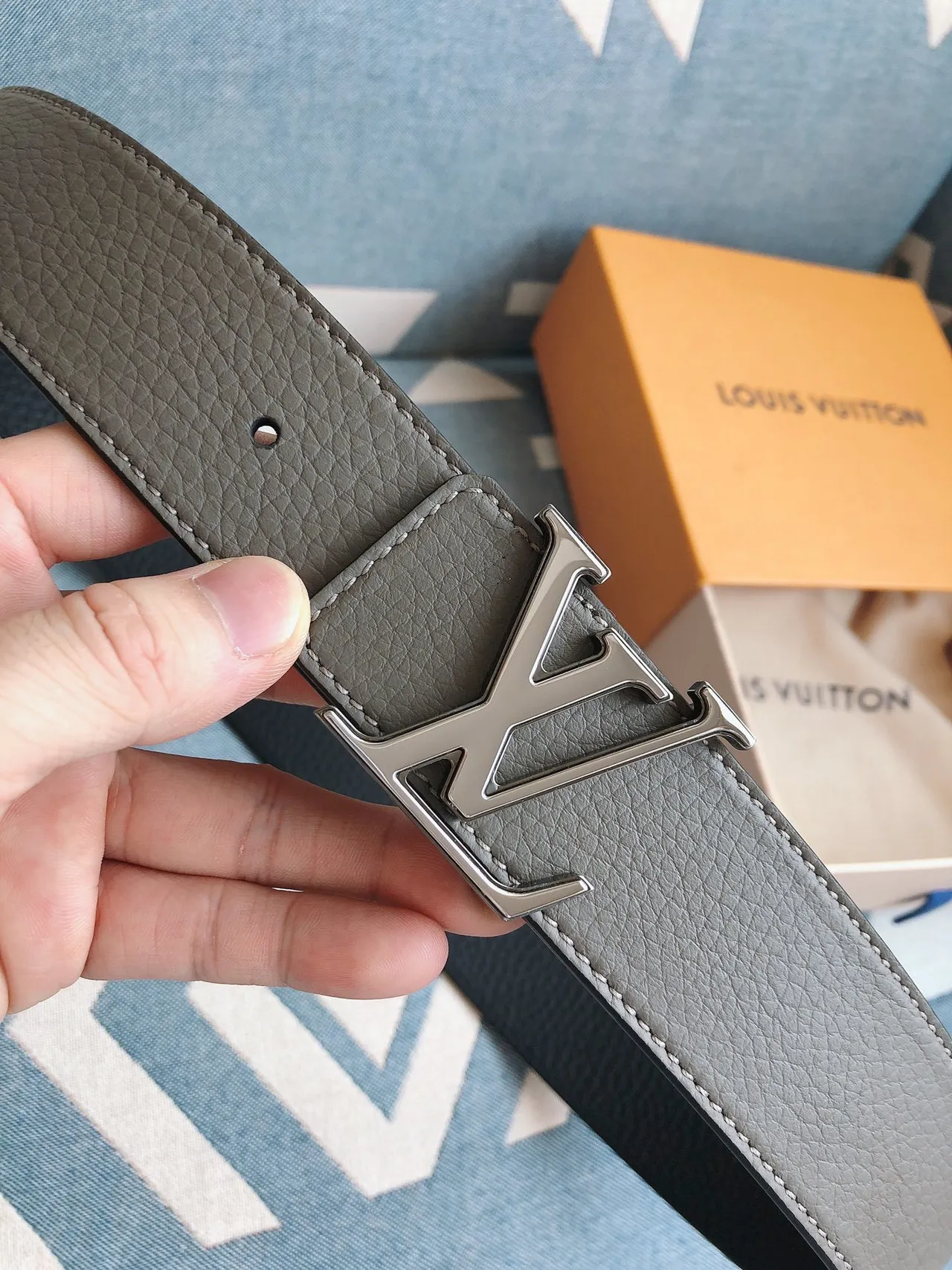 Louis Vuitton LV Initiales Gray Pebbled Leather Belt 7