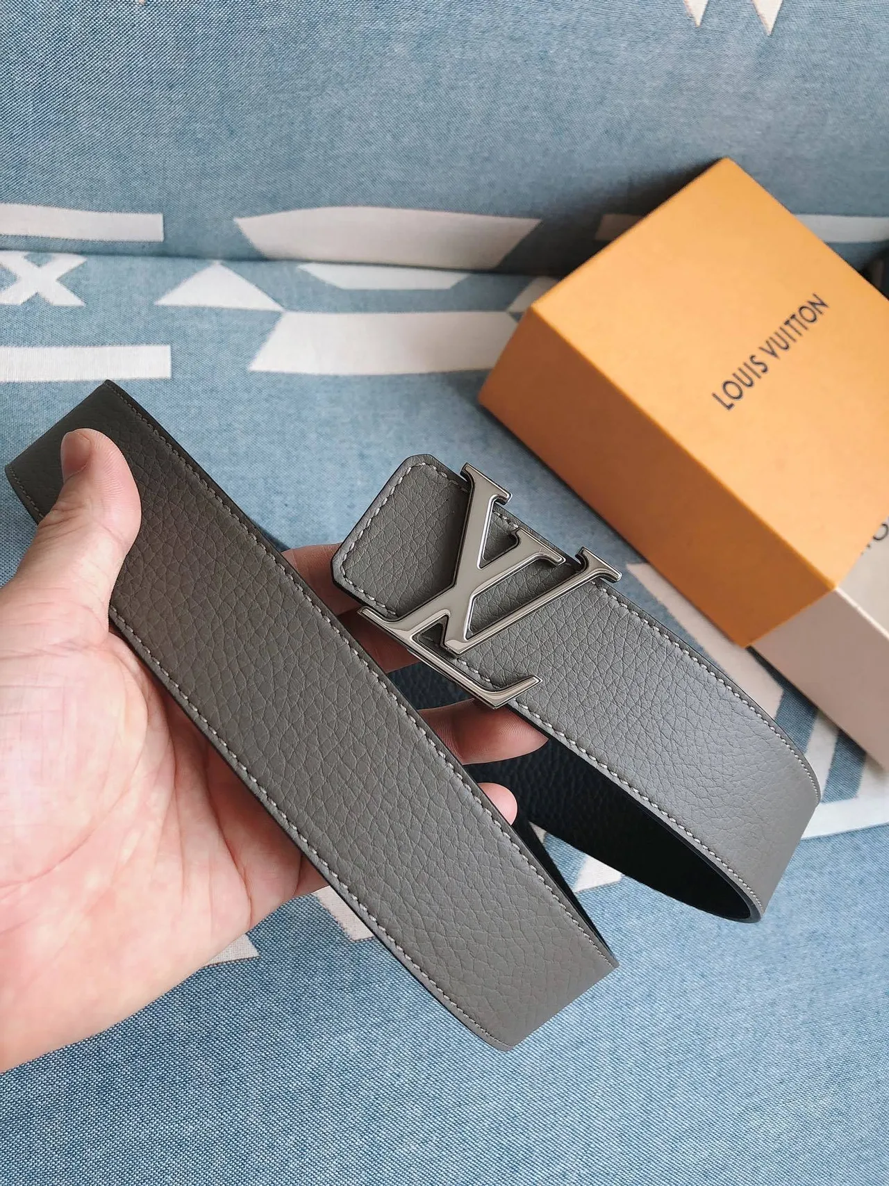 Louis Vuitton LV Initiales Gray Pebbled Leather Belt 9