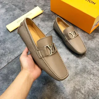 路易威登 LV Loafer 米色 压纹皮革 金属扣 乐福鞋