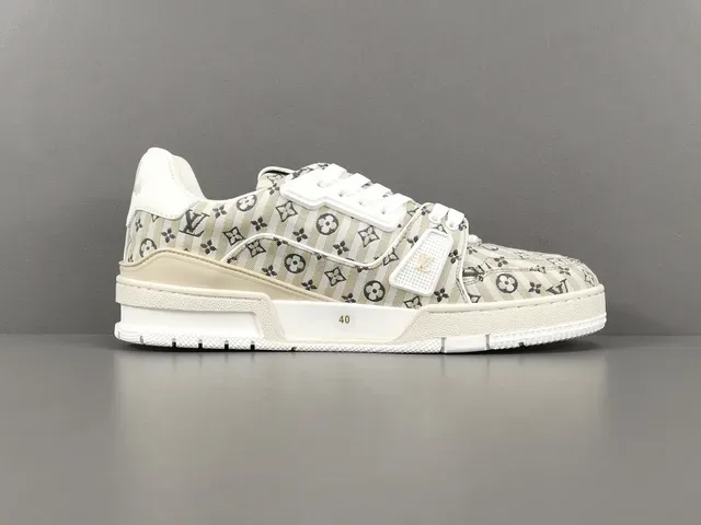 Louis Vuitton LV Trainer Bege Branco Monogram Canvas Upper Sola Chunky Multicamadas Lifestyle Sneakers 18