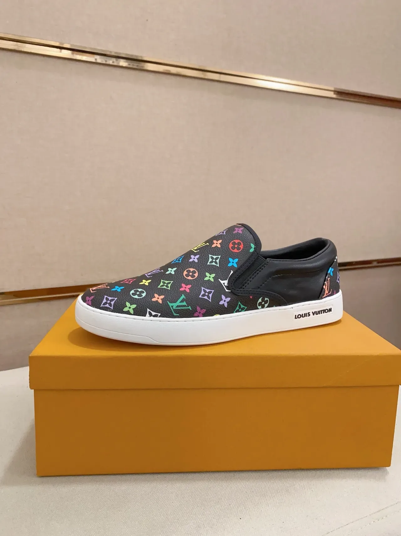 لويس فيتون LV Trainer أحذية رياضية أسود متعددة الألوان سكيب أون مطبوعة بالمونوغرام نمط حياة 1