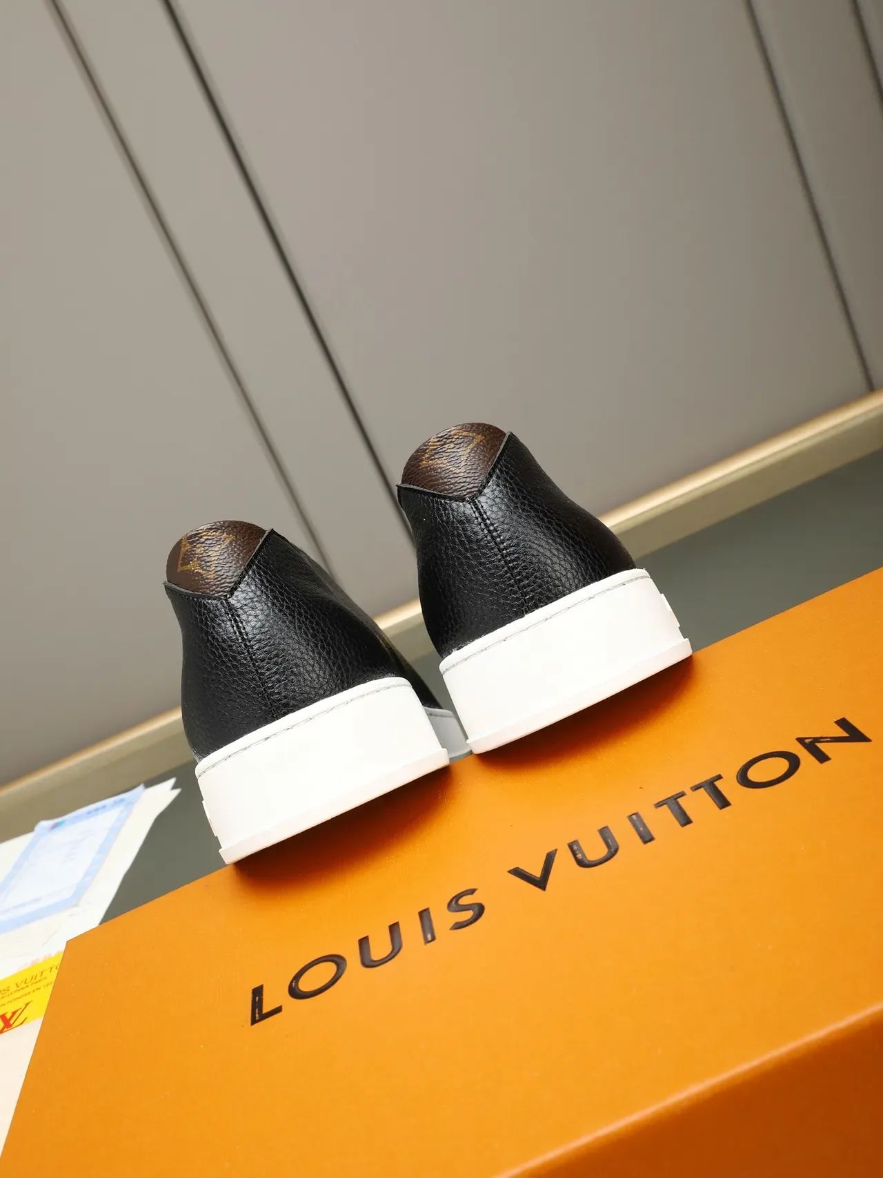 Louis Vuitton LV Trainer Black White Pebbled Leather Upper Embossed Monogram Sole Lifestyle Sneakers 3