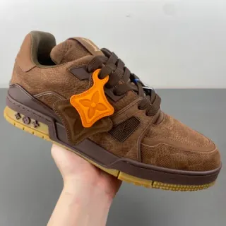 Louis Vuitton LV Trainer Marrón Naranja Capa de Ante y Malla Superior Superposición de Jaula Esculturada Sneakers Estilo de Vida