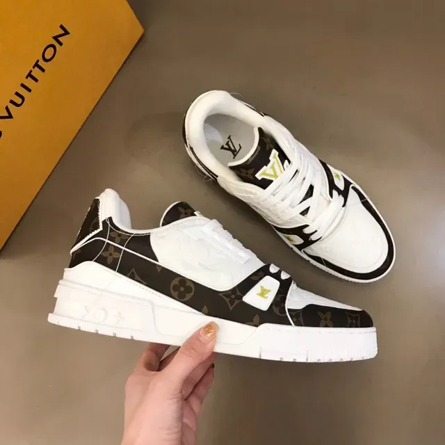 لويس فيتون LV Trainer حذاء رياضي بني أبيض مونوغرام قماش جلد ألواح أسلوب حياة 7