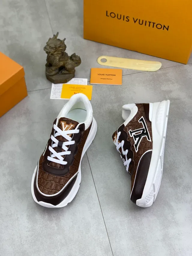 Louis Vuitton LV Marron Blanc Monogram Canvas Oversized Logo Lifestyle Sneakers 5