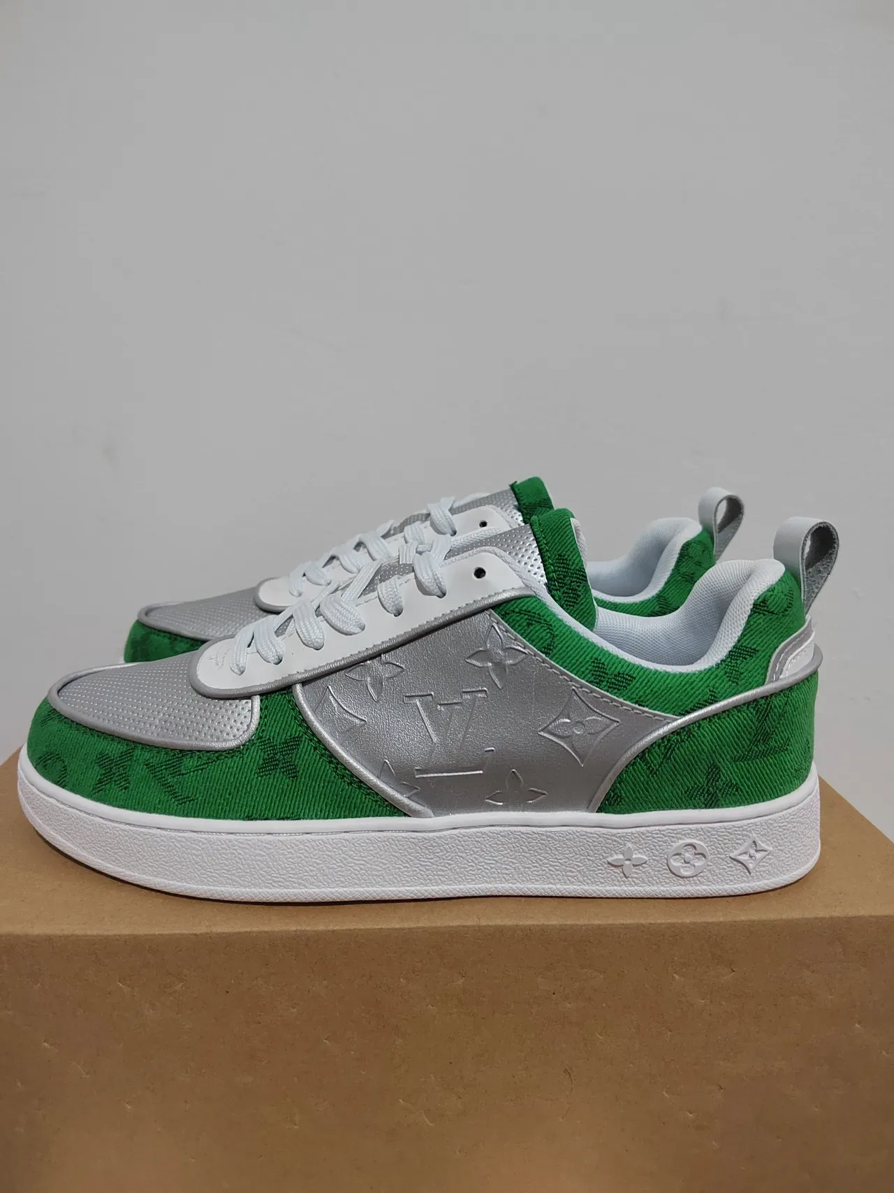Louis Vuitton LV Trainer Green Silver Monogram Jacquard Metallic Leather Lifestyle Sneakers 4