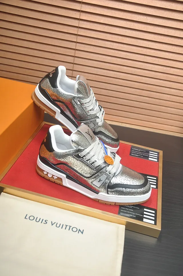 Louis Vuitton LV Trainer Silver Black Cracked Metallic Upper Contrast Panels Lifestyle Sneakers 4