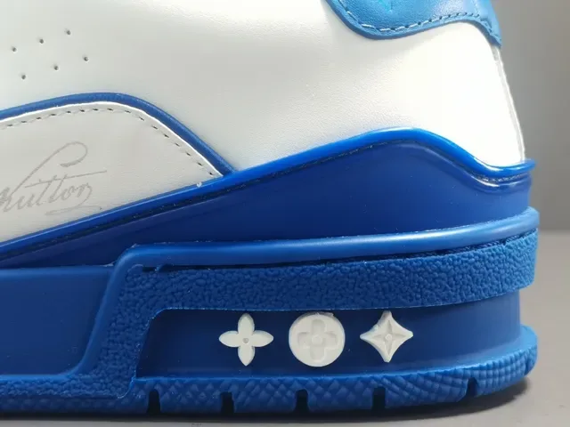 Louis Vuitton LV Trainer Sneakers Lifestyle Blanc et Bleu Low-Top Cuir 8