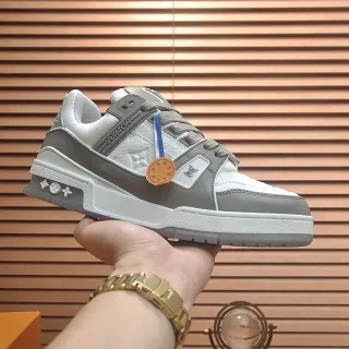 Louis Vuitton LV Trainer সাদা ধূসর চাঙ্কি লেয়ার্ড মিডসোল ডুয়াল স্ট্র্যাপ বন্ধ লাইফস্টাইল স্নিকার্স