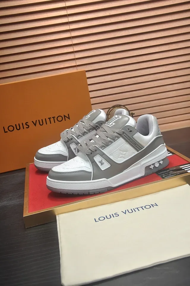 Louis Vuitton LV Trainer সাদা ধূসর চাঙ্কি লেয়ার্ড মিডসোল ডুয়াল স্ট্র্যাপ বন্ধ লাইফস্টাইল স্নিকার্স 4