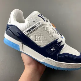 Louis Vuitton LV Trainer Blanco Marino Construcción De Cuero En Capas Y Patent Embossing Del Monograma Sneakers De Estilo De Vida