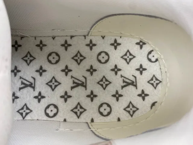 Louis Vuitton LV Trainer White Navy Layered Leather And Patent Construction Monogram Embossing Lifestyle Sneakers 8