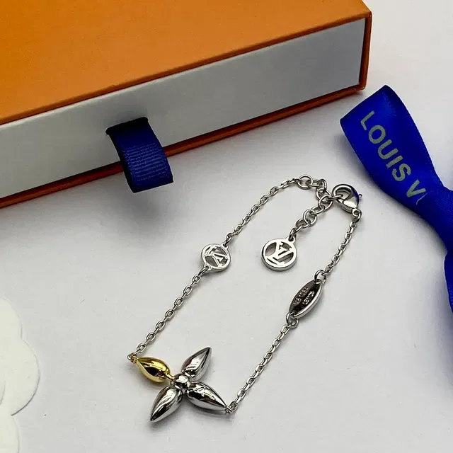 Louis Vuitton Mixed Metal Floral Pendant Bracelet 2