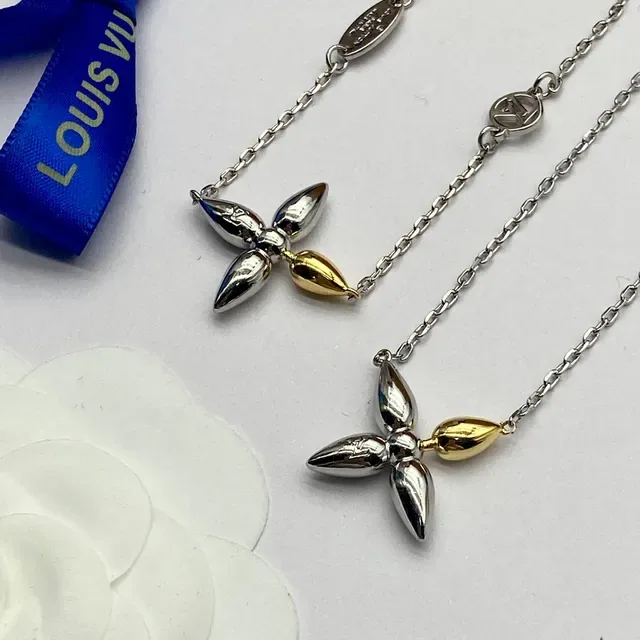 Louis Vuitton Mixed Metal Floral Pendant Bracelet 5