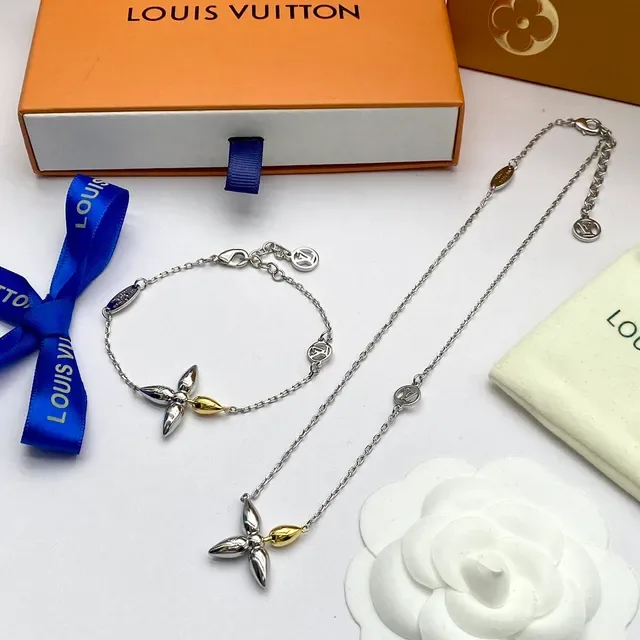 Louis Vuitton Mixed Metal Floral Pendant Bracelet 6