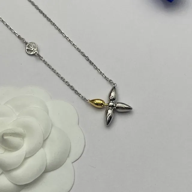 Louis Vuitton Mixed Metal Floral Pendant Bracelet 7