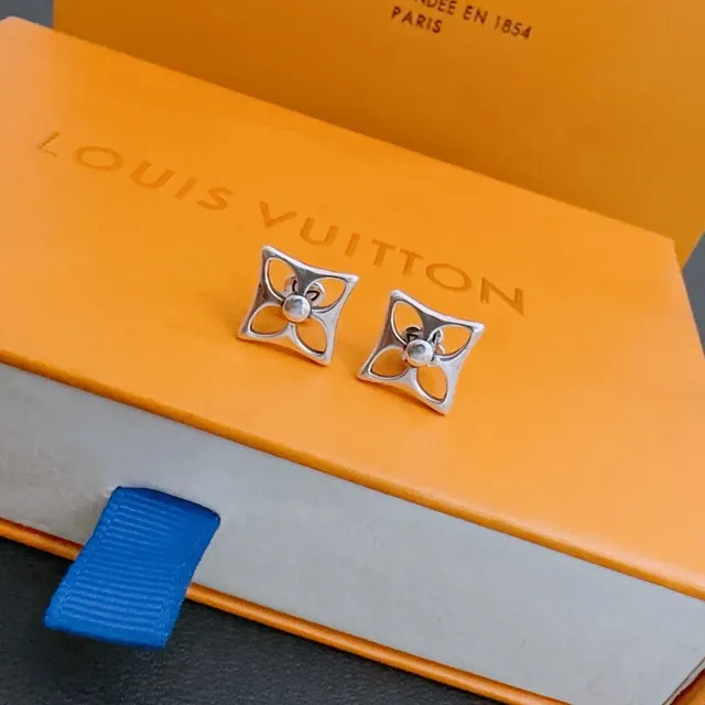 Louis Vuitton Monogram and Floral Motif Stud Earrings 6