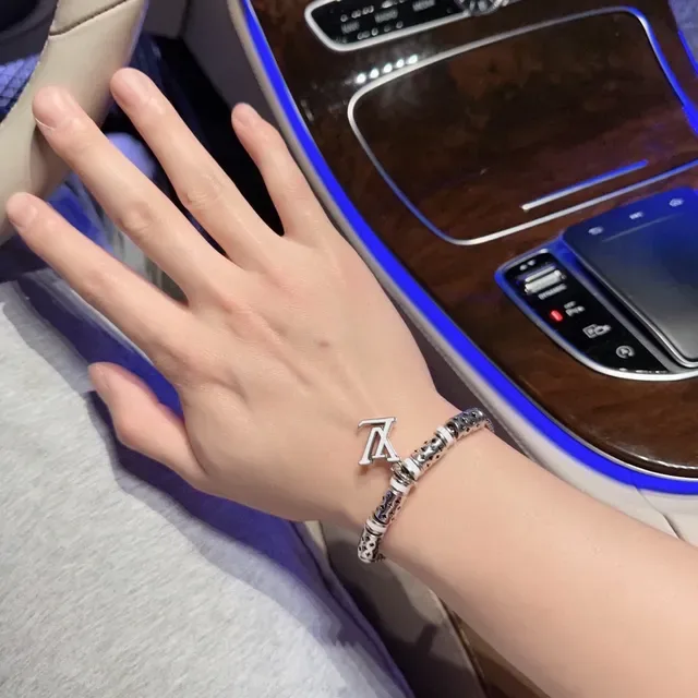 Louis Vuitton Monogram Beads Silver-Tone and White Enamel Bracelet 7