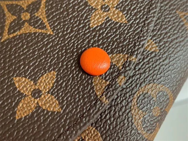 Louis Vuitton Monogram Canvas Flap Snap Short Wallet 22