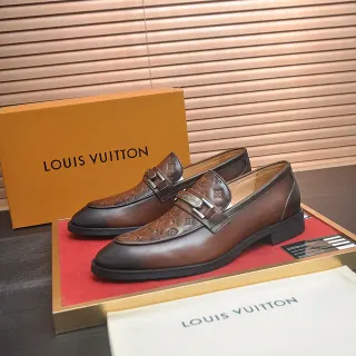 Louis Vuitton Monogram-Embossed 棕色乐福鞋