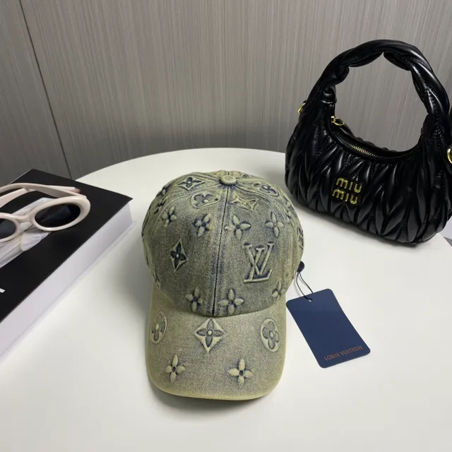 Louis Vuitton Casquette de béisbol en denim lavé olive brodée Monogram 2