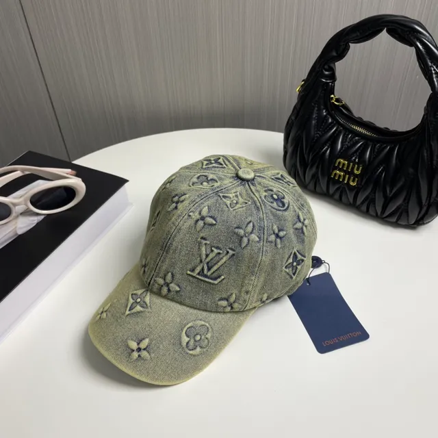 Louis Vuitton Casquette de béisbol en denim lavé olive brodée Monogram 7