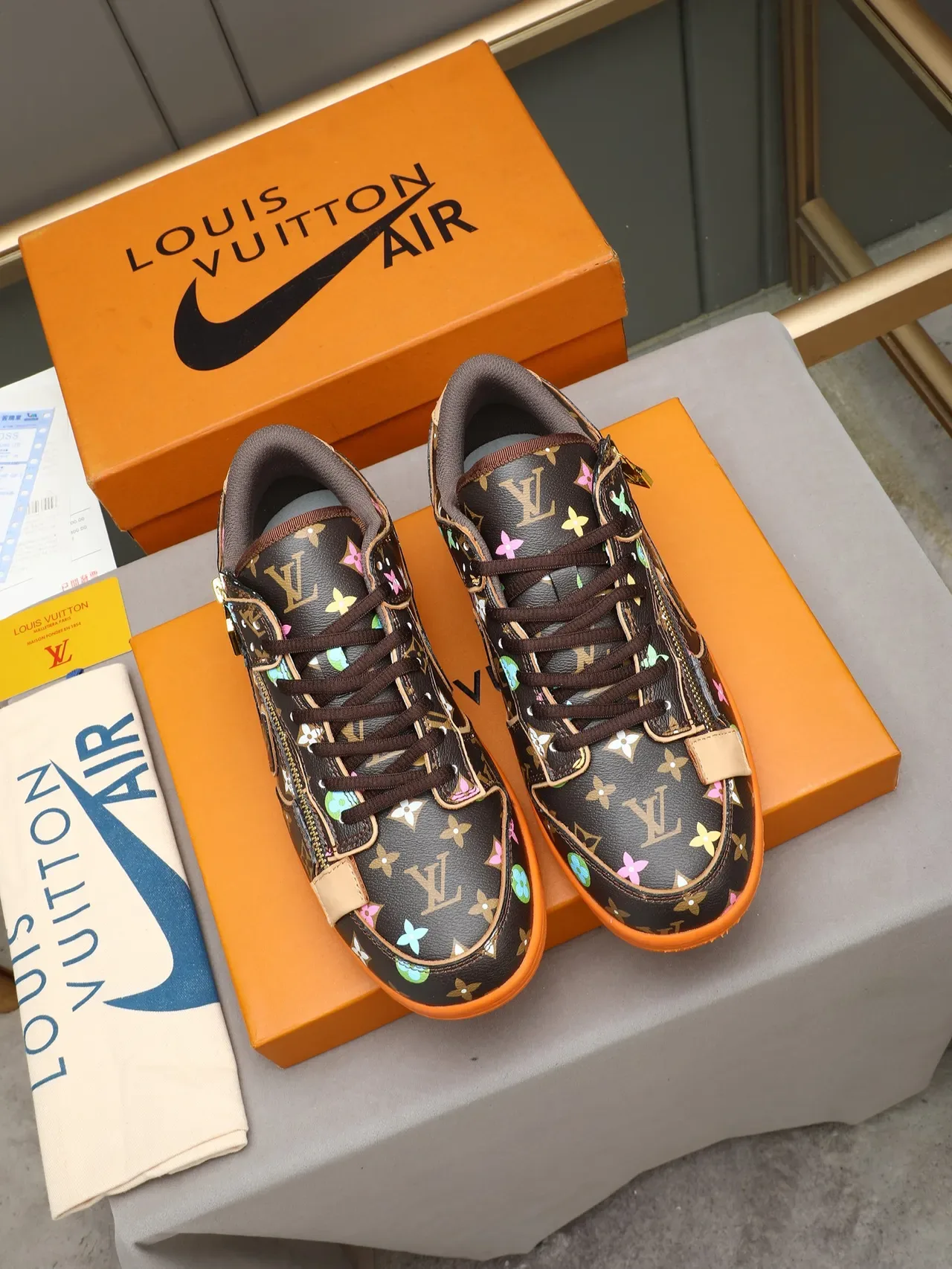Louis Vuitton Sneakers Lifestyle Monogram Floral à Fermeture Éclair Low-Top 2