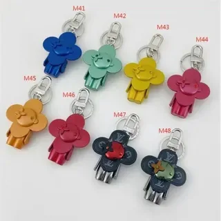 Louis Vuitton Monogram Flower Charm Keychain Brooches 4