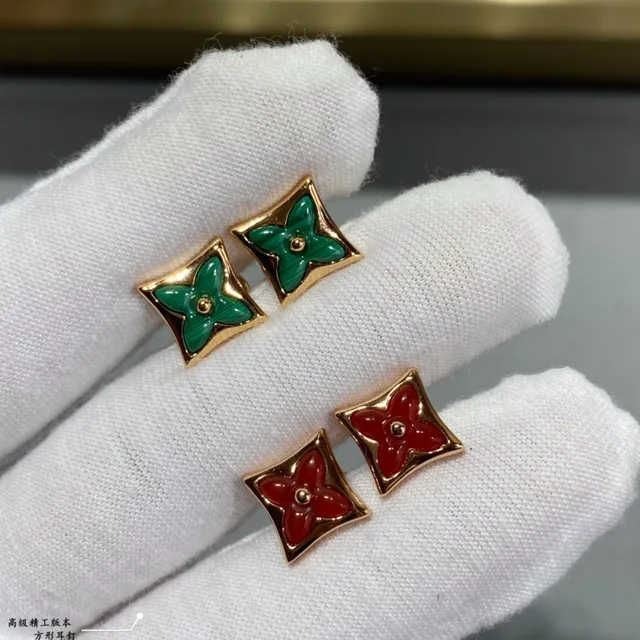 Louis Vuitton Monogram Flower Square Stud Earrings 4