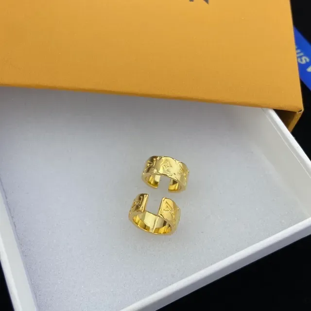 Louis Vuitton Anel Monograma Dourado Prateado Faixa Larga Embossada 3