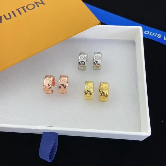 Louis Vuitton Anel Monograma Dourado Prateado Faixa Larga Embossada 5