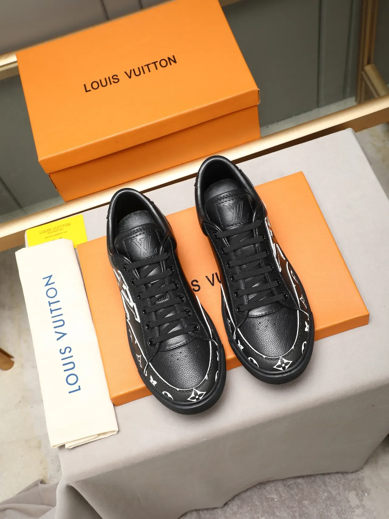 Louis Vuitton Monogram LV Logo Black Lifestyle Sneakers 2