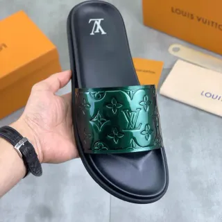 Louis Vuitton Monogram पैटेंट हरे और काले स्लिपर
