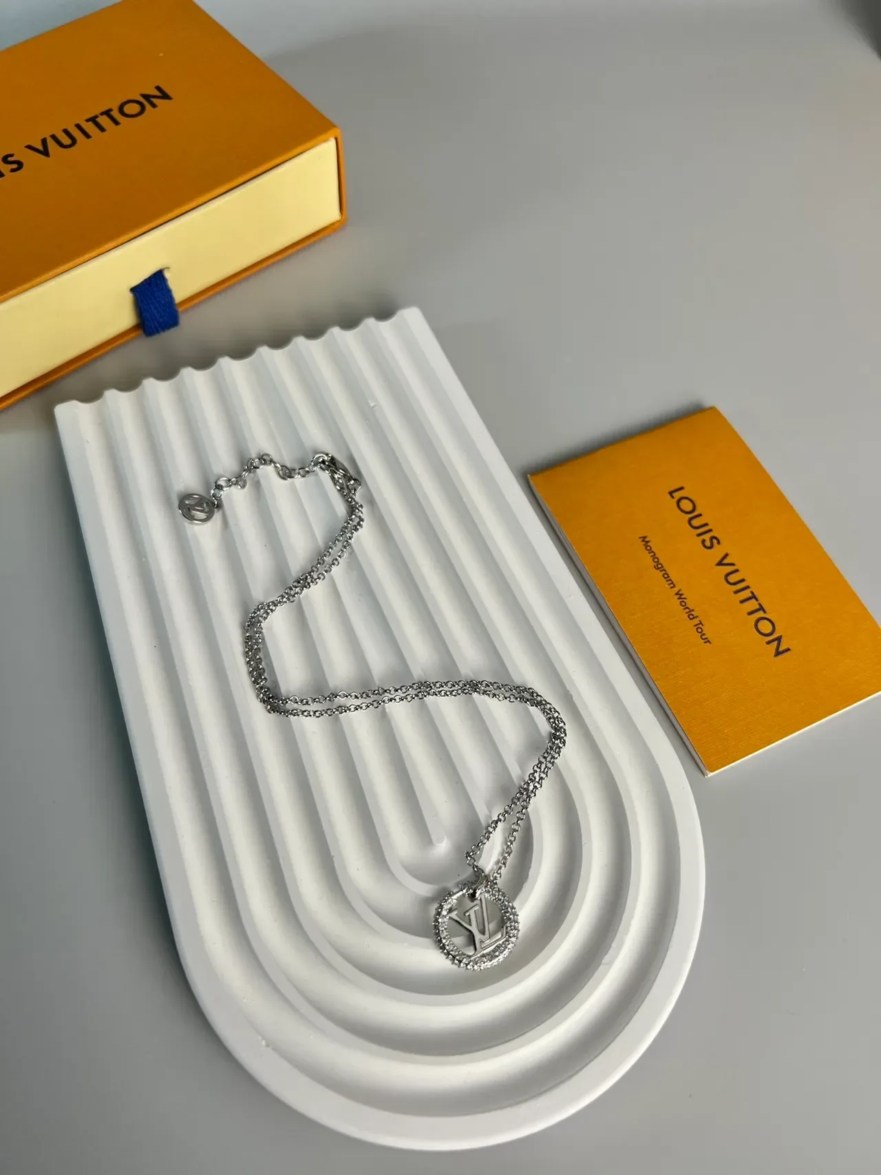 Louis Vuitton Monogram Pavé Circle Pendant Necklace 5