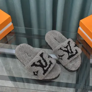 Louis Vuitton Monogram Piel shearling Chanclas deslizante