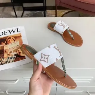 Louis Vuitton Monogram Thong Sandal أبيض بني كاجوال ساندال
