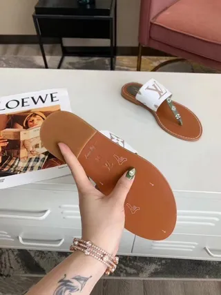 Louis Vuitton Monogram Thong Sandal Blanc Brun Sandales Casual 3