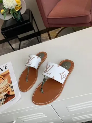 Louis Vuitton Monogram Thong Sandal Blanc Brun Sandales Casual 7