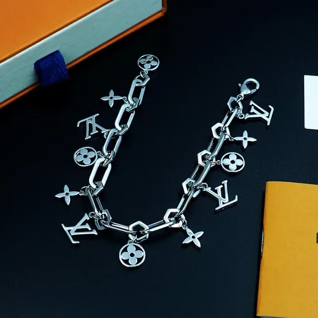 Louis Vuitton Monogram World Tour Silver Chunky Link Chain Dangling Charms Bracelet 5