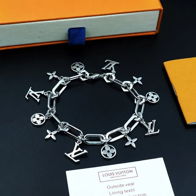 Louis Vuitton Monogram World Tour Silver Chunky Link Chain Dangling Charms Bracelet 8