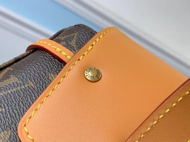 Louis Vuitton Montaigne Marron Beige Monogramme Toile Marron Bords de Cuero Sac à dos Casual 3