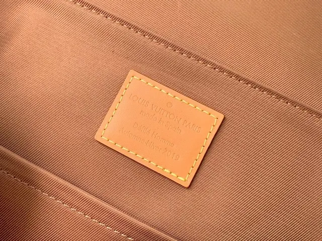 Louis Vuitton Montaigne Marron Beige Monogramme Toile Marron Bords de Cuero Sac à dos Casual 6
