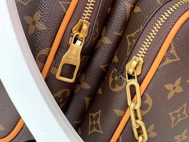 Louis Vuitton Montaigne Marron Beige Monogramme Toile Marron Bords de Cuero Sac à dos Casual 9