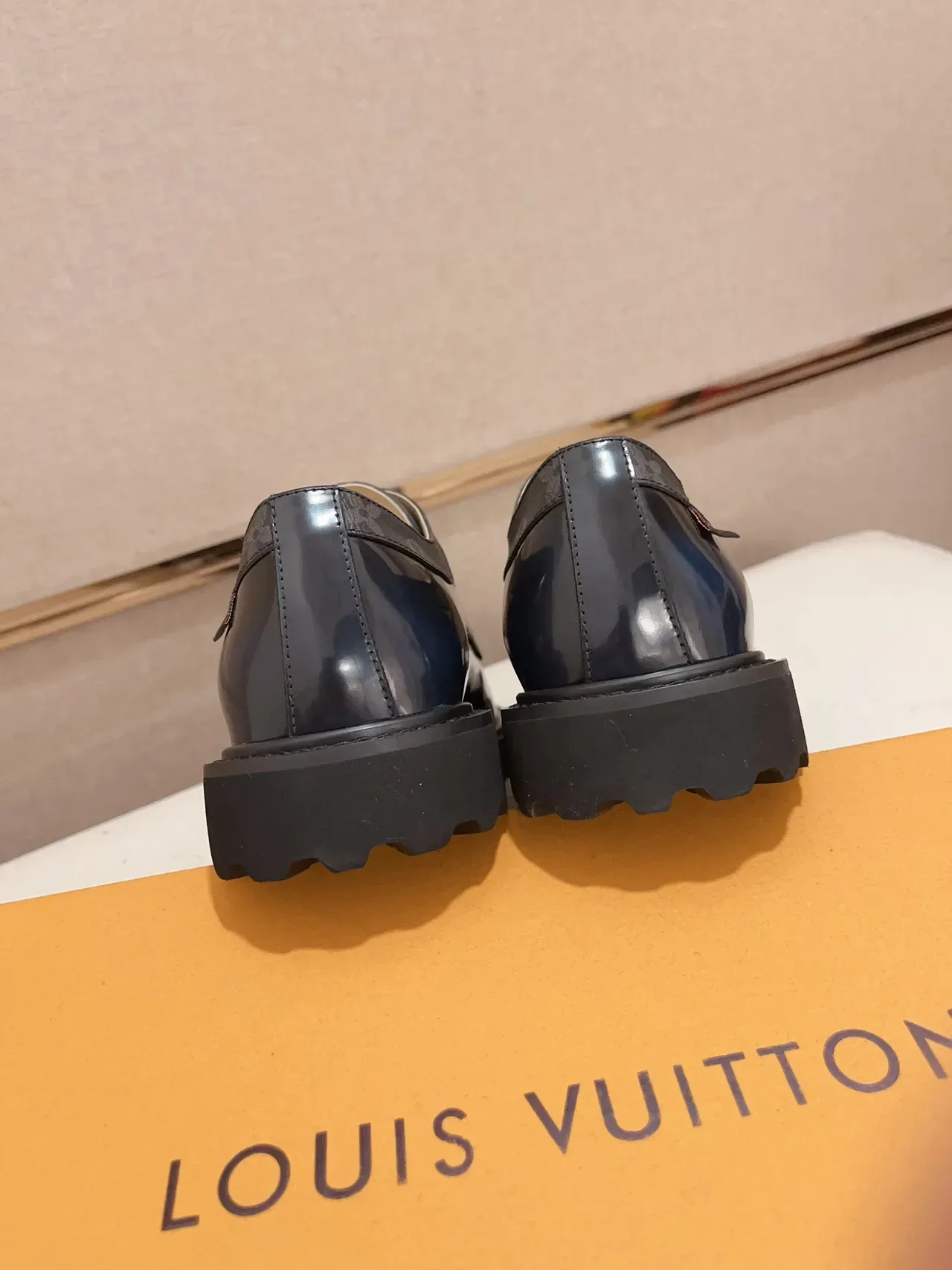 Louis Vuitton Navy Black Glossy Patent-Like Leather Cap-Toe Construction Oxford Shoes 3