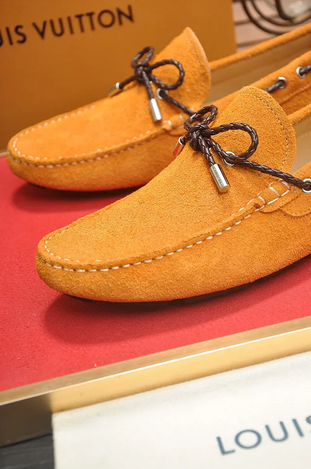 Louis Vuitton Mocasin de Ante Naranja Marrón con Lazo Decorativo y Cordones 8