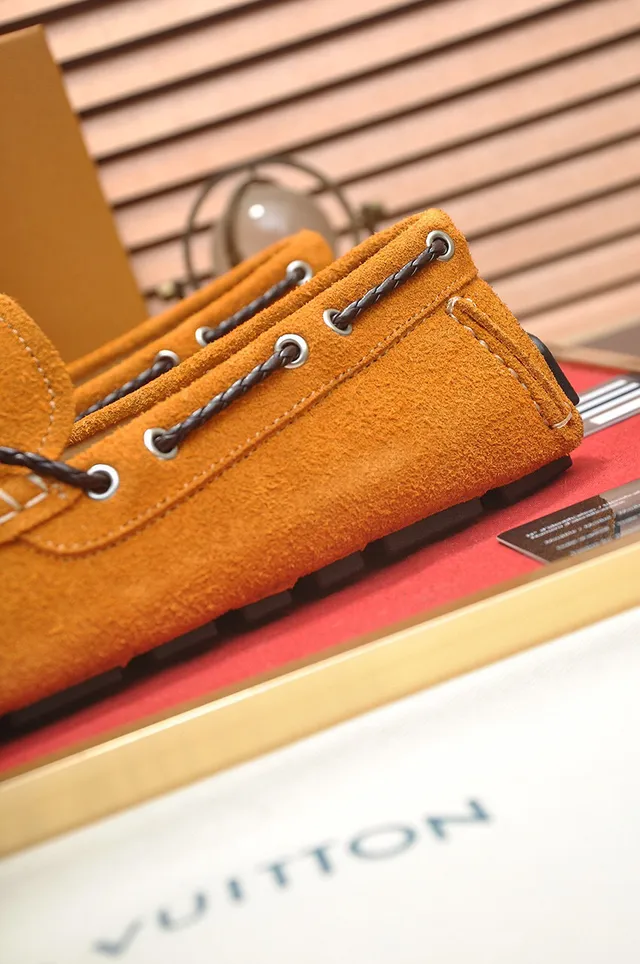 Louis Vuitton Mocasin de Ante Naranja Marrón con Lazo Decorativo y Cordones 9